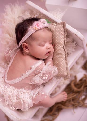 Newborn menina de Cecilia 21 dias