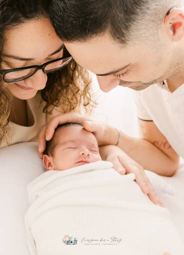 Newborn de SESSÃO FOTOGRÁFICA NEWBORN EM ESTÚDIO