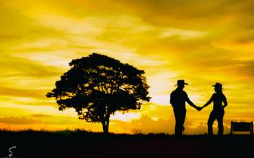 A Importância das Fotos Pré-Wedding: Contando a História e Transmitindo Valores Autênticos com Rogério Suriani de Uberlândia