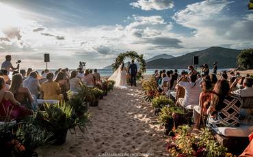 Casamento na praia: saiba como realizar esse sonho