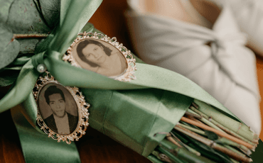 Relicários no buquê