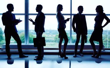 Quando performance vira resultado: Classe A Agency em ação em evento corporativo com dinâmicas de grupo.
