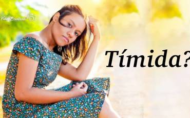 VOCÊ É TÍMIDA NA HORA DE POSAR NA FRENTE DE UM FOTOGRAFO?