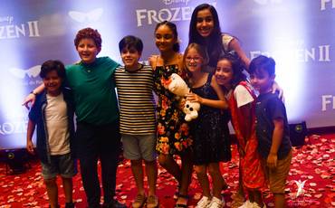 Famílias Conferem A Pré Estréia de 