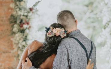 Guia do elopent wedding: saiba tudo sobre estilo que vem ganhando os corações dos casais