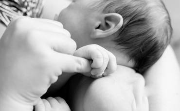 10 cuidados com os bebês após o nascimento