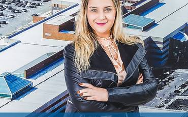 CHEGOU A HORA DE TROCAR A SELFIE POR UM RETRATO PROFISSIONAL.