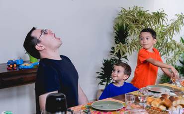 Como foi nossa primeira experiência no projeto de fotografia documental de família e como essa experiência nos acrescentou em nossa fotografia de casamento