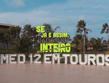 Formatura de MED 12 em Touros