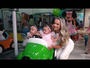 1 aninho de 1 aninho Alicia e Leticia 