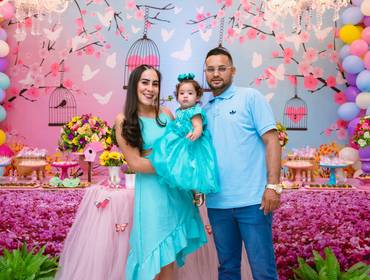 MENINAS de Ayla 1 aninho - Jardim Encantado