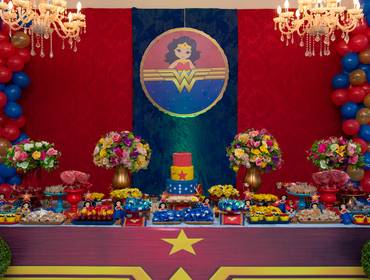 MENINAS de Mulher Maravilha - Sophie 7 Anos