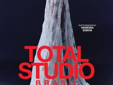 Retoucher  de REVISTA TOTAL STUDIO