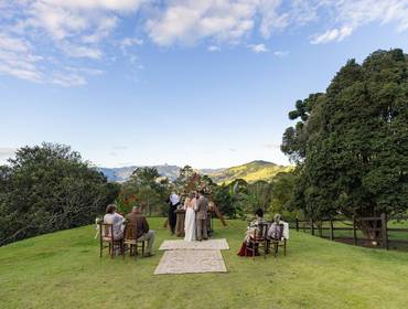 Casamentos de Elopement em São Bento do Sapucaí: Addie e Elias na Hospedaria Vida na Roça