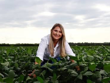 CORPORATIVO de CARLA REGINA