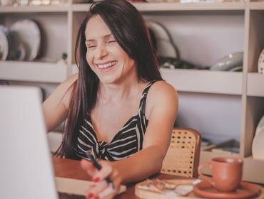 CORPORATIVO de ACACIELLI ROSA 