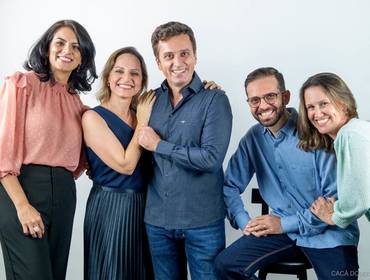 Área da Saúde de SESSÃO DE FOTOS EM ESTÚDIO - GRUPO HUMANIZAR - 5 MÉDICOS