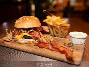 Retrato Corporativo de { Unique, Hambúrguer }