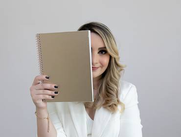 Retrato Corporativo de { Hanni Alves }