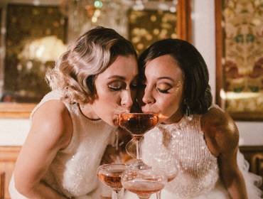 EDITORIAL de LOVE  is LOVE