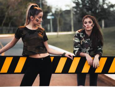 MARCA DE ROUPA de BRUNA E BABI