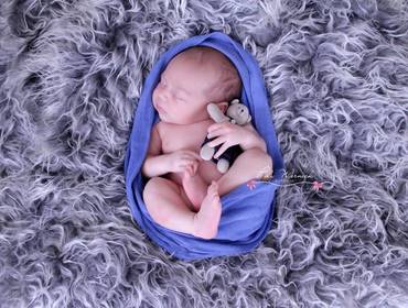 Newborn de NEWBORN DANIEL