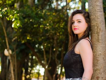 Book Externo de Thaina Costa