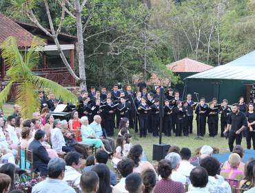 Pequenos Cantores de Cássia de Cantando em casamento de Mariana e 