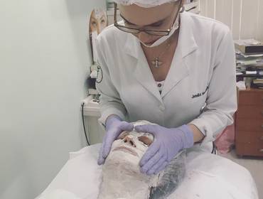 Estética Facial de Revitalização