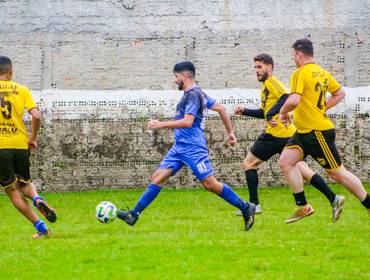 Futebol de Futebol - Campo da IKA 06/09/25