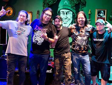 Shows e Diversão  de Pocket Show Banda Eruption V no Caserna Bar - São Paulo