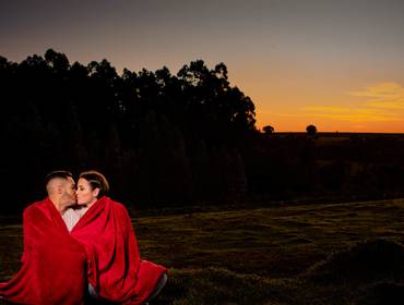 Pré Casamento de Dani e Mateus - Ensaio de Casal no Pôr do Sol
