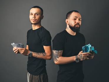 Ensaio Corporativo de Jonathan e Lucas - Investidores