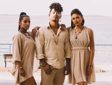 Eventos  de Exposição e Desfile de Moda com Biojoias de Cerâmica