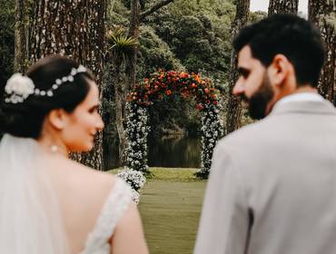 CASAMENTOS de Casamento Raísa e Benoit - Espaço Serra do Mar