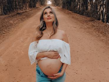 GESTANTE de ENSAIO GESTANTE - NAY e DJ - HOLAMBRA-SP