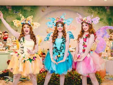 Aniversário Infantil de Imagina 2 aniversariantes... Um Jardim Encantado belíssimo e uma mesa incrível com o tema de Bala Fini?! Cecília 1 ano + Henrique 7 anos