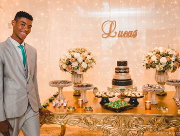 Aniversário Adulto de Celebrando em Família os 18 anos do Lucas!