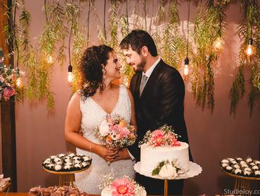 Casamento de Tarde de Festa para celebrar o Casamento da Hellen e do Rafael!