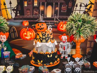 Aniversário Infantil de Muitos monstros na Festa à Fantasia para celebrar os 6 anos do Heitor!