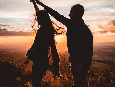 Casais de Serra do Rola Moça, céu azul e um ensaio pré casamento super delícia com a Ana e o Euller
