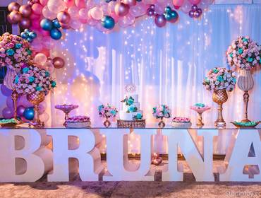 15 Anos de Festa linda no Espaço Patricio's para celebrar os 15+2 da Bruninha!