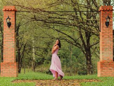 DEBUTANTE de Debutante - Mirela Rossi