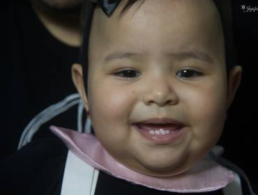 Infantil de Virginia em um smash the cake muito gostoso.