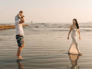 Família de Acompanhamento - Ensaio Família na Praia - Embaré