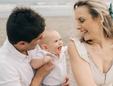 Família de Ensaio Gabriel - 06 meses na praia.
