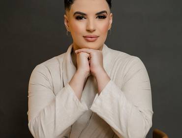 Retrato Profissional de Léticia Lima