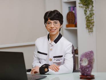 RETRATO de Dra. Izadora Zaiden