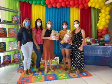 MIGUEL ALVES-PI • ENTREGA DE KITs MERENDA de Distribuição de livros para educação infantil e II  módulo de atividades.