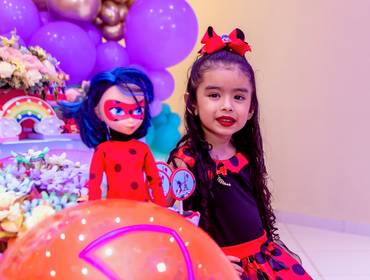 Fotografia de Aniversário Infantil de Aniversário de 5 Anos no Pegasus Park da Laura
